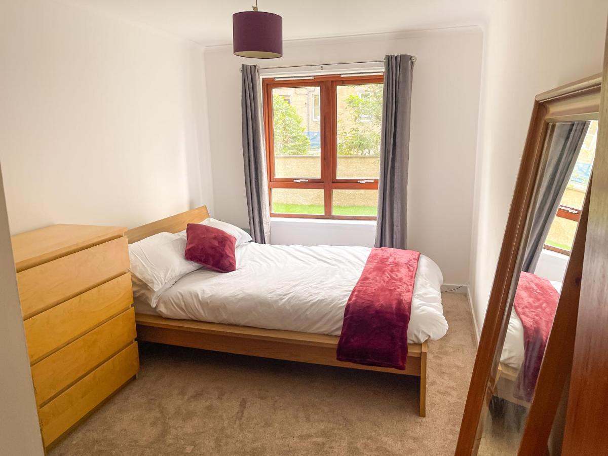 Spacious, Central And Newly Decorated Apartment Единбург Екстериор снимка